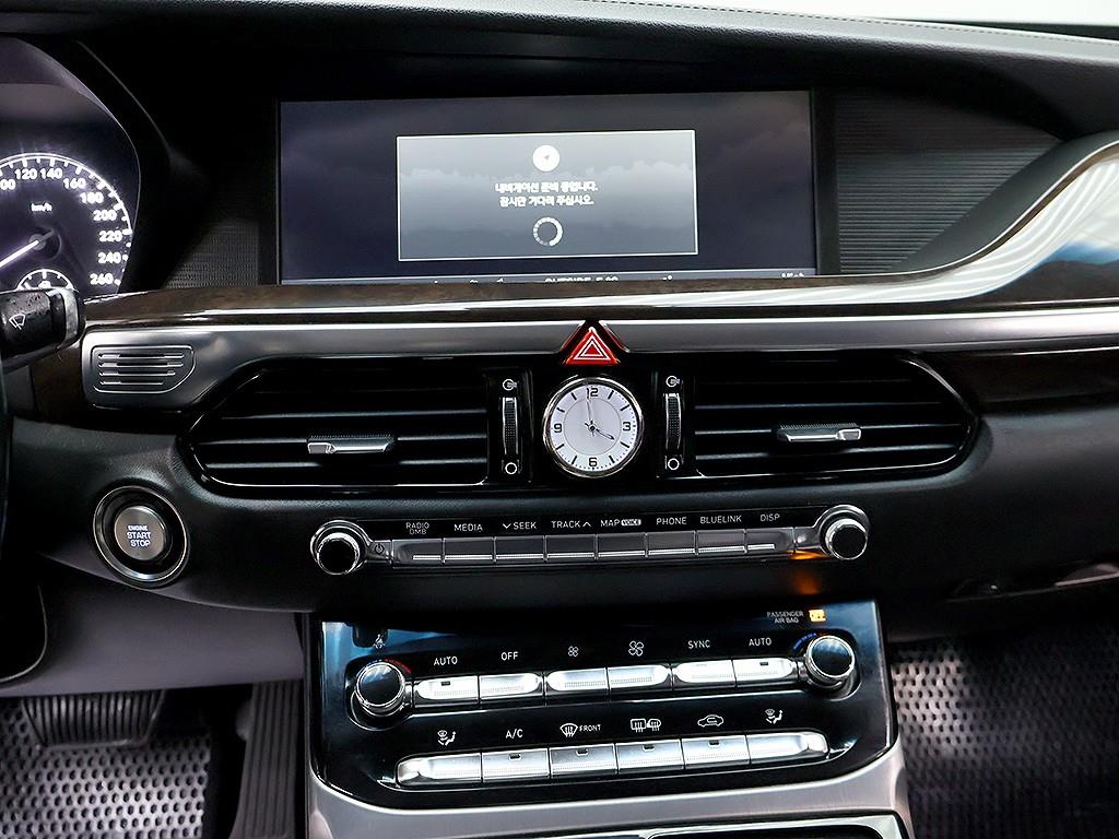 Genesis EQ900 — photo 09