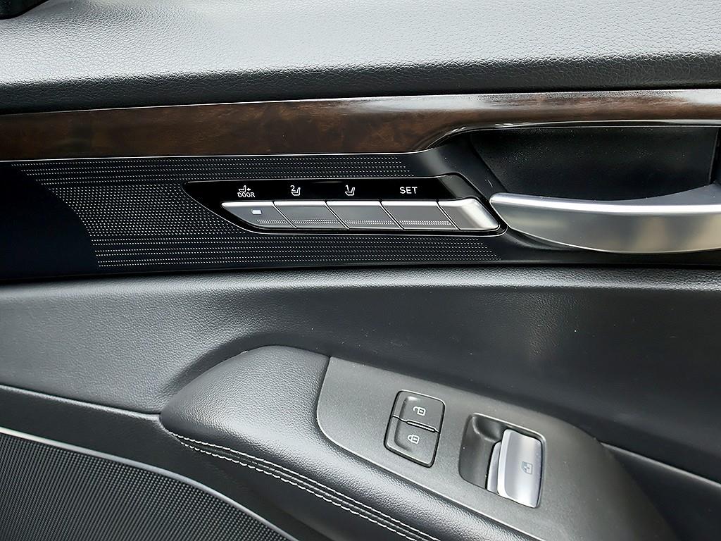 Genesis EQ900 — photo 13