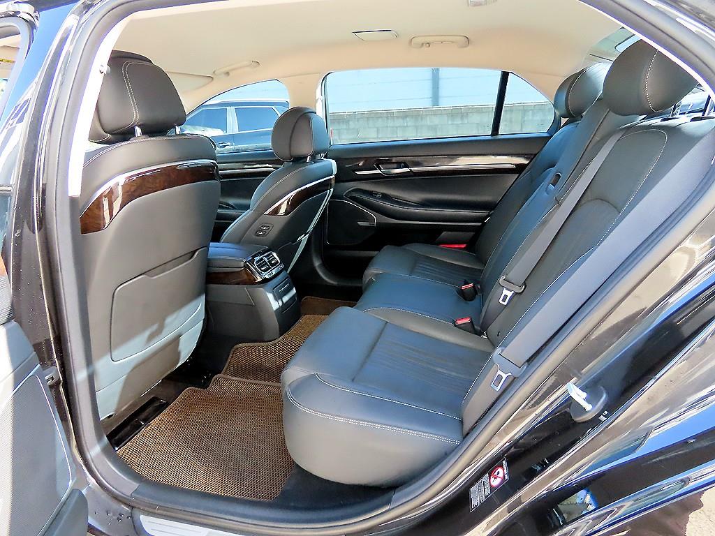 Genesis G90 — photo 06