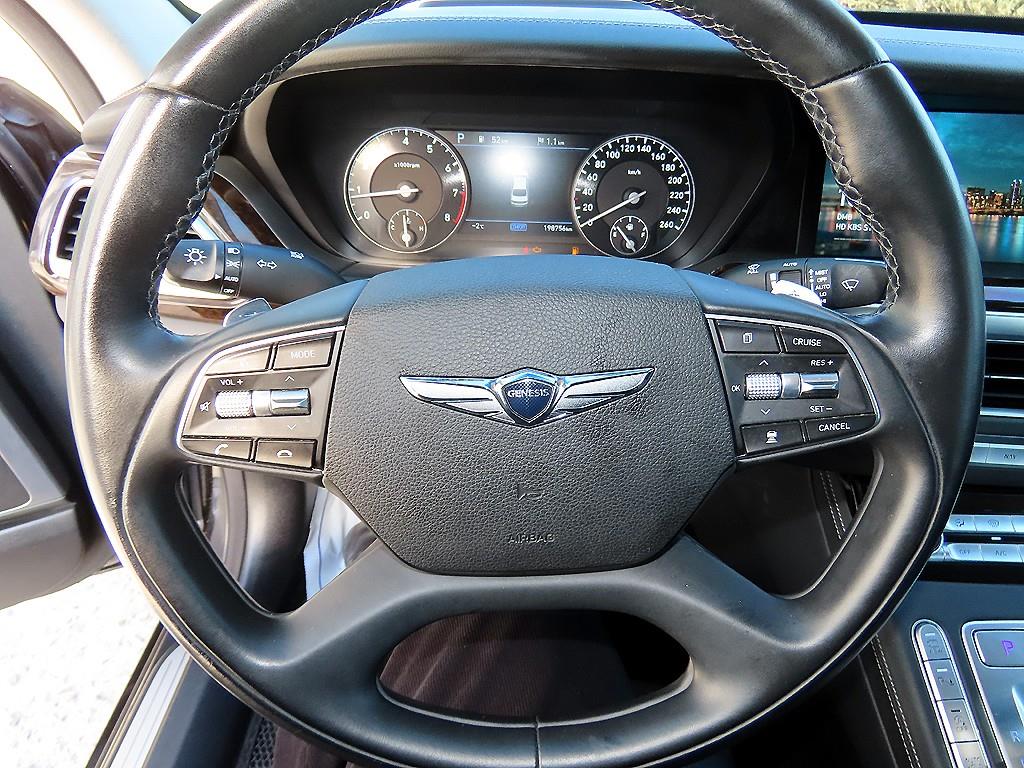 Genesis G90 — photo 08