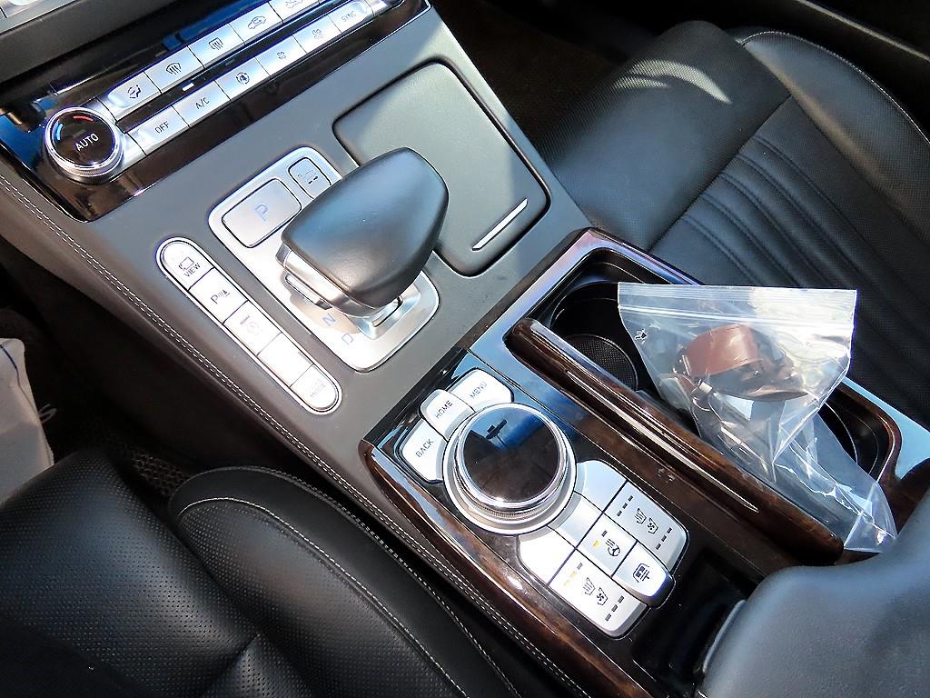 Genesis G90 — photo 11