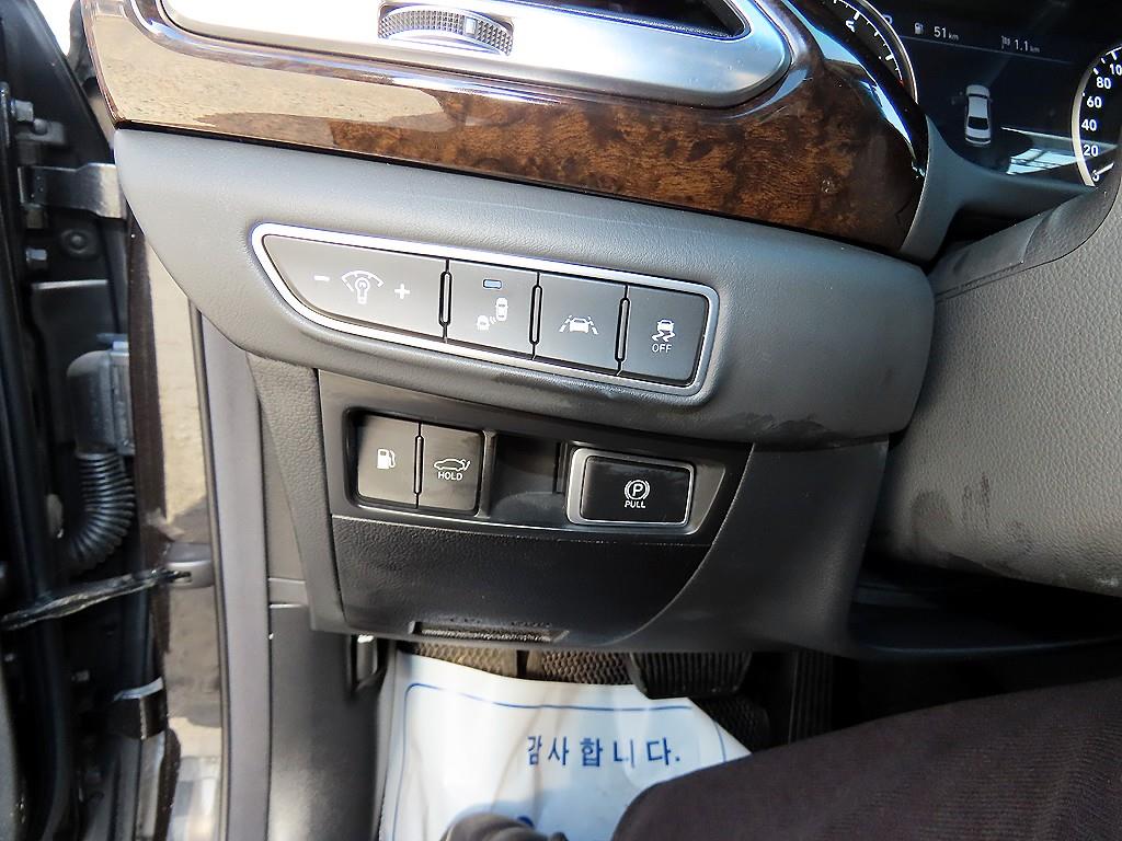 Genesis G90 — photo 13