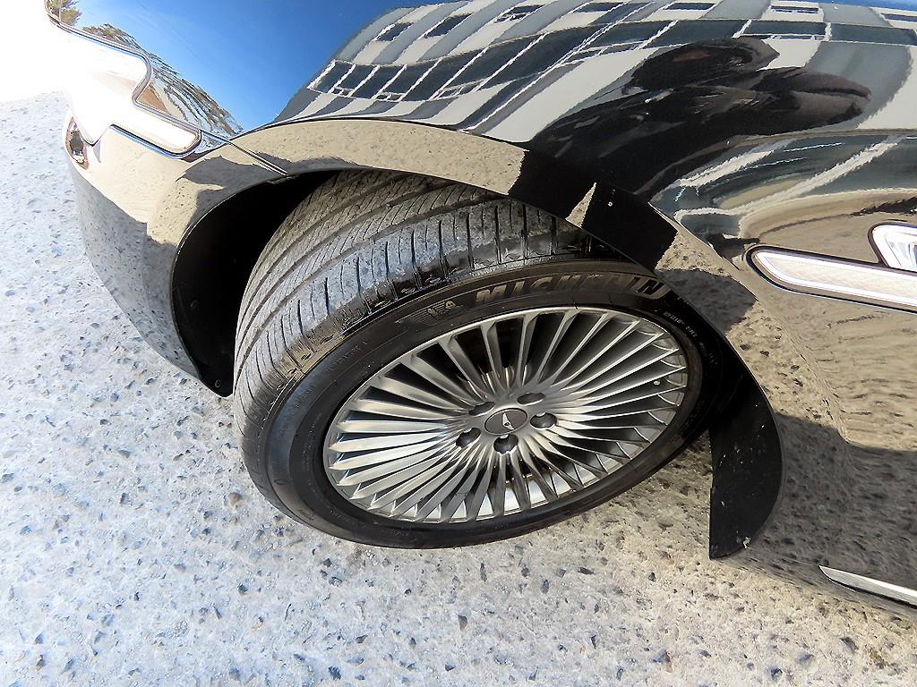 Genesis G90 — photo 20