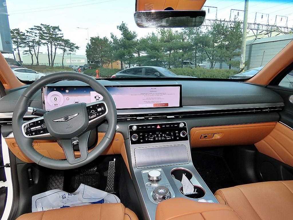 Genesis GV80 — photo 07