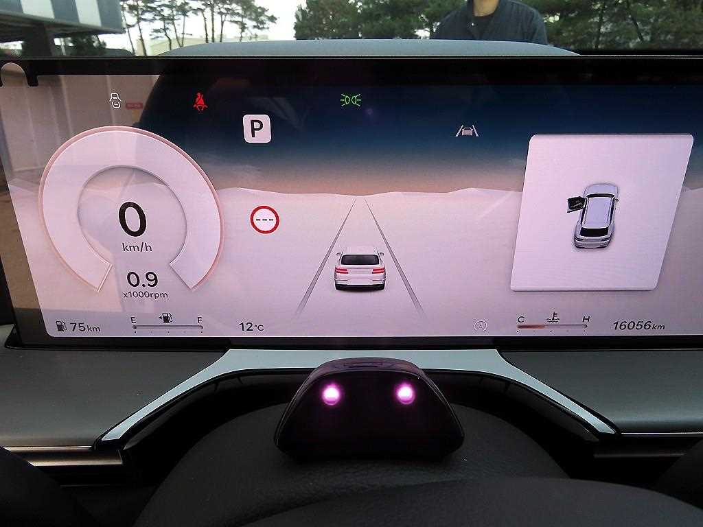 Genesis GV80 — photo 09
