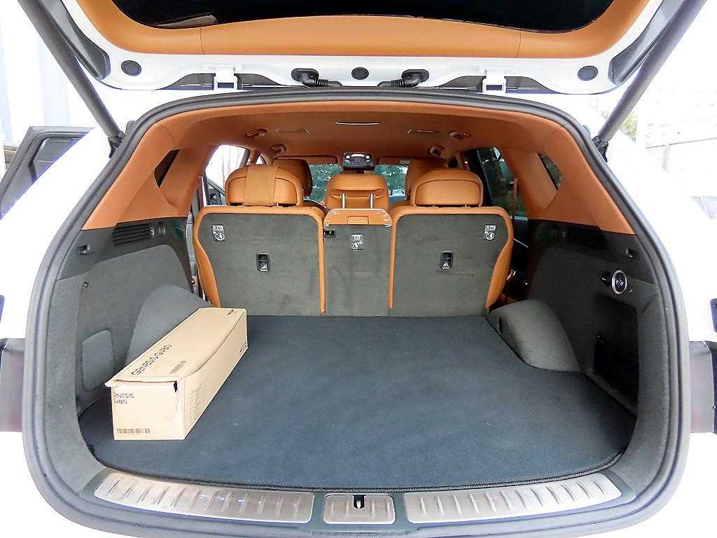 Genesis GV80 — photo 16