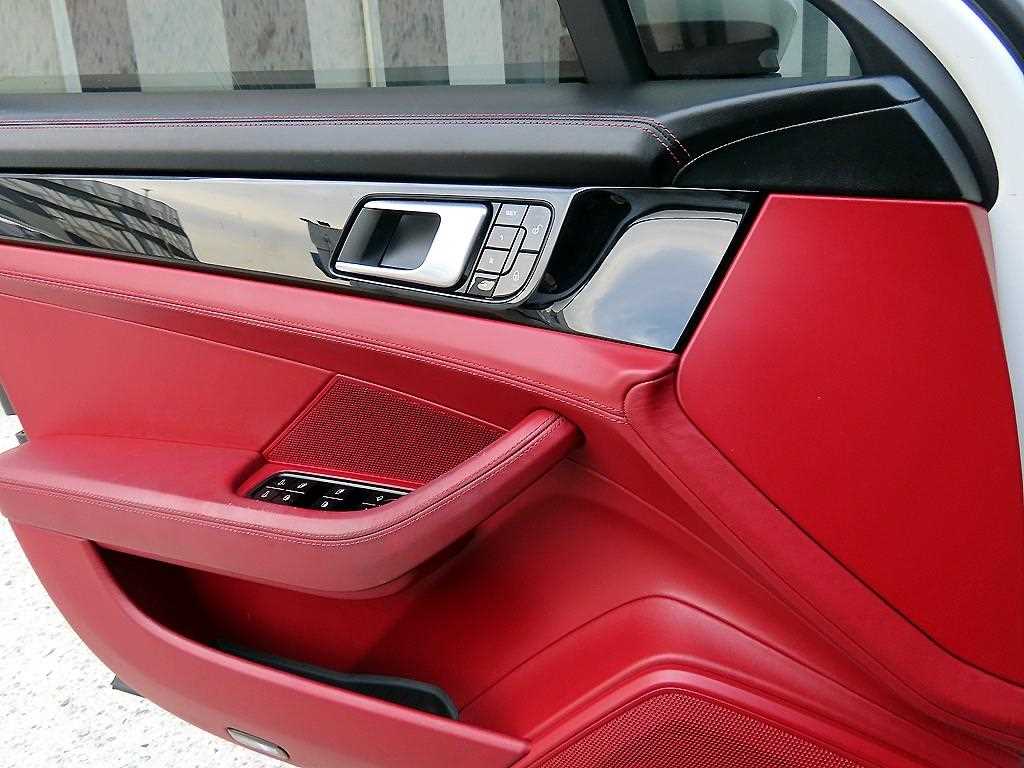 Porsche Panamera — photo 11