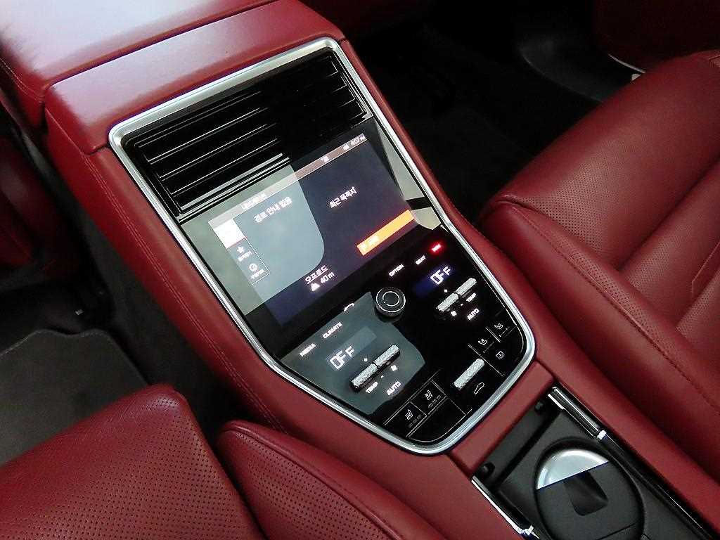 Porsche Panamera — photo 15