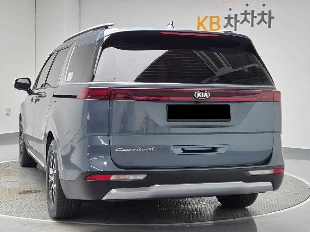 Kia Carnival — photo 02