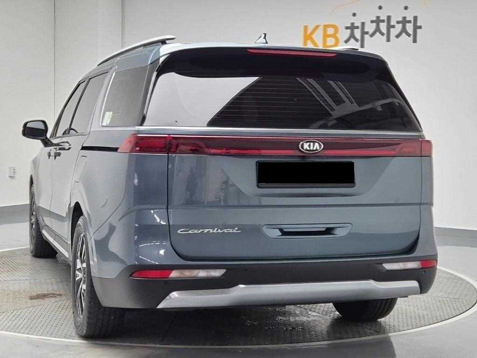 Kia Carnival — photo 02