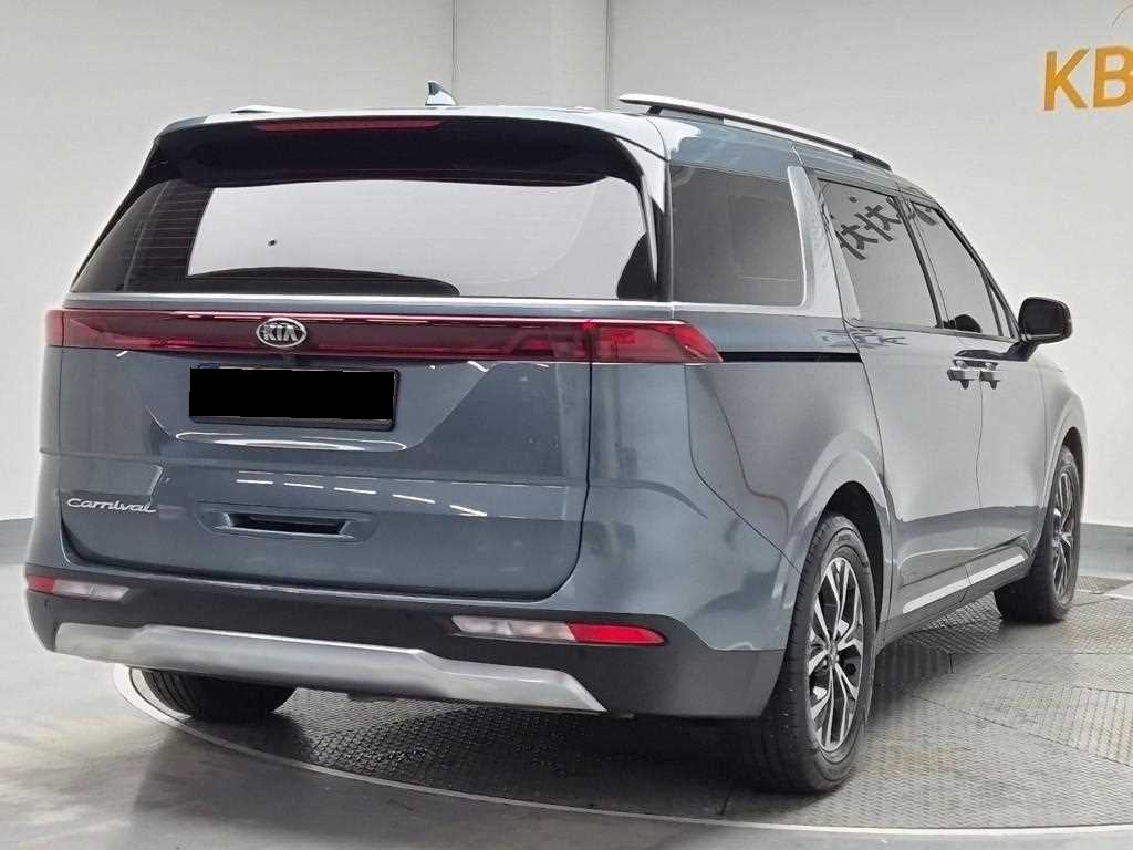 Kia Carnival — photo 03