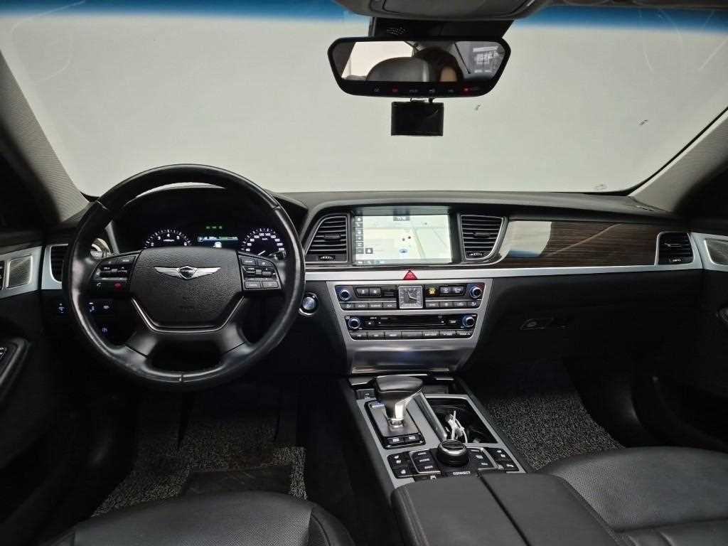Genesis G80 — photo 07