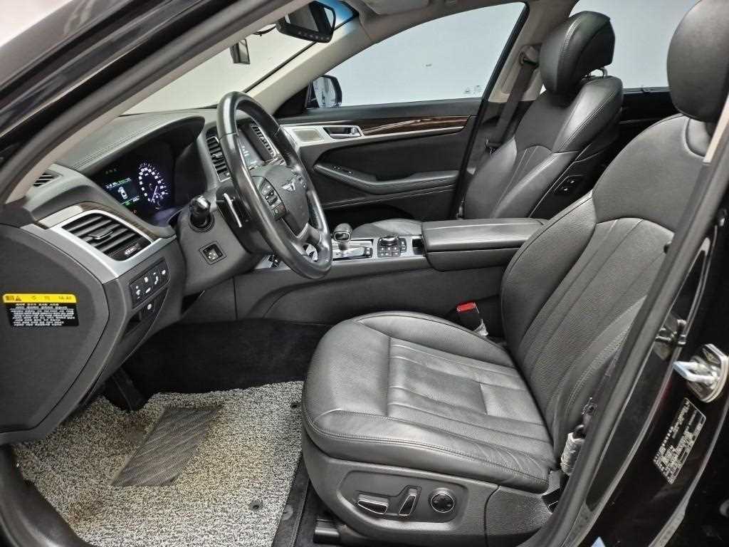 Genesis G80 — photo 11