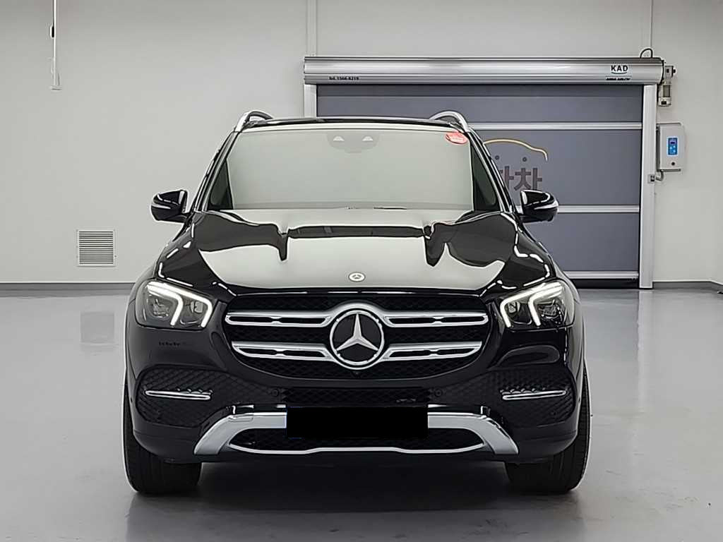 Mercedes-Benz GLE-Class — photo 02