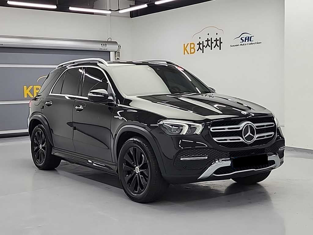 Mercedes-Benz GLE-Class — photo 04