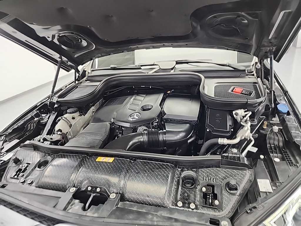Mercedes-Benz GLE-Class — photo 05
