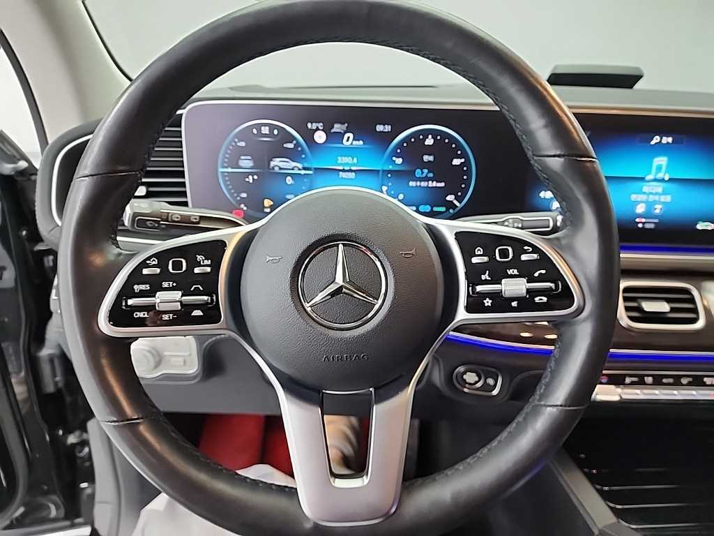 Mercedes-Benz GLE-Class — photo 09