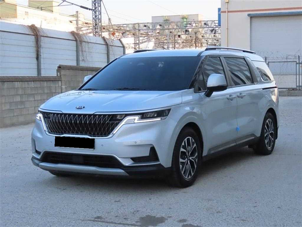 Kia Carnival — photo 02