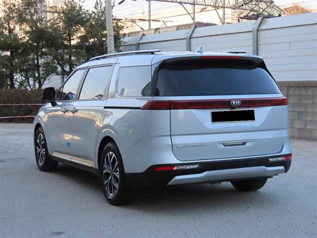 Kia Carnival — photo 03