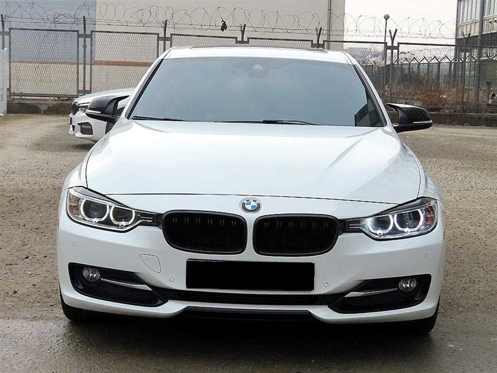 BMW 3-Series — photo 01