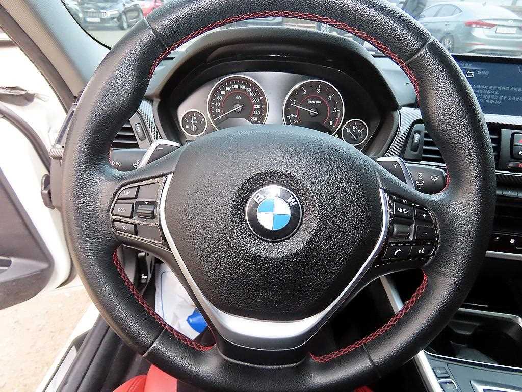 BMW 3-Series — photo 08