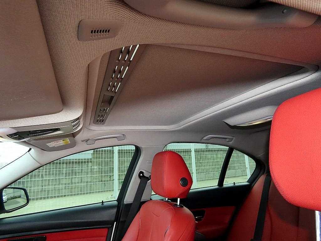 BMW 3-Series — photo 18