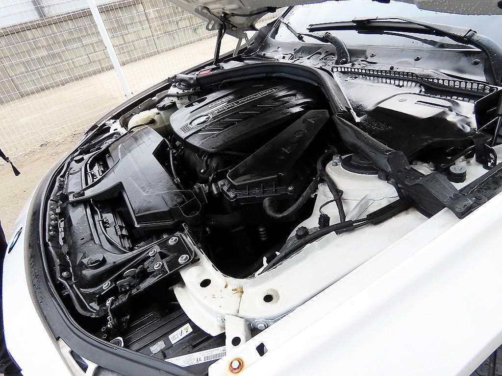 BMW 3-Series — photo 19