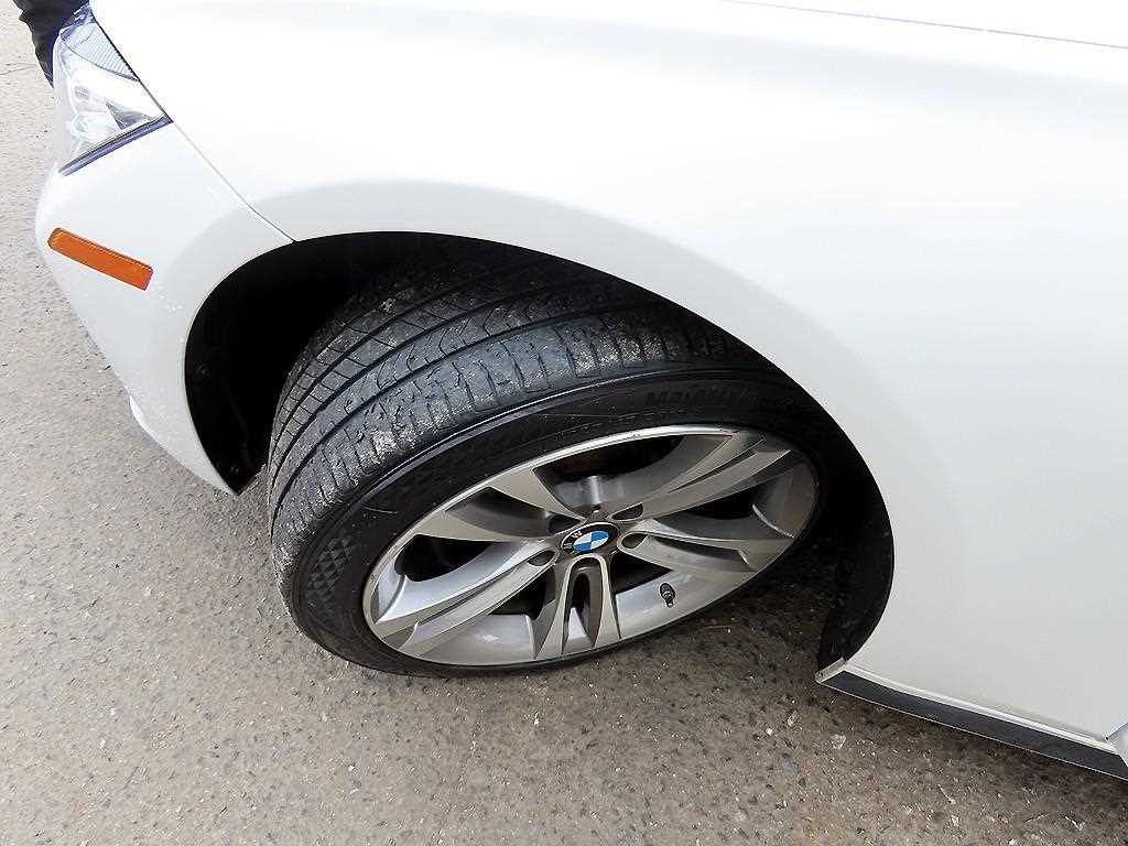 BMW 3-Series — photo 20