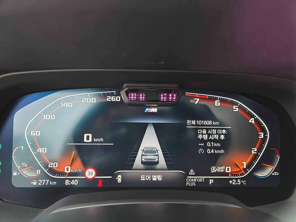 BMW X5 — photo 08