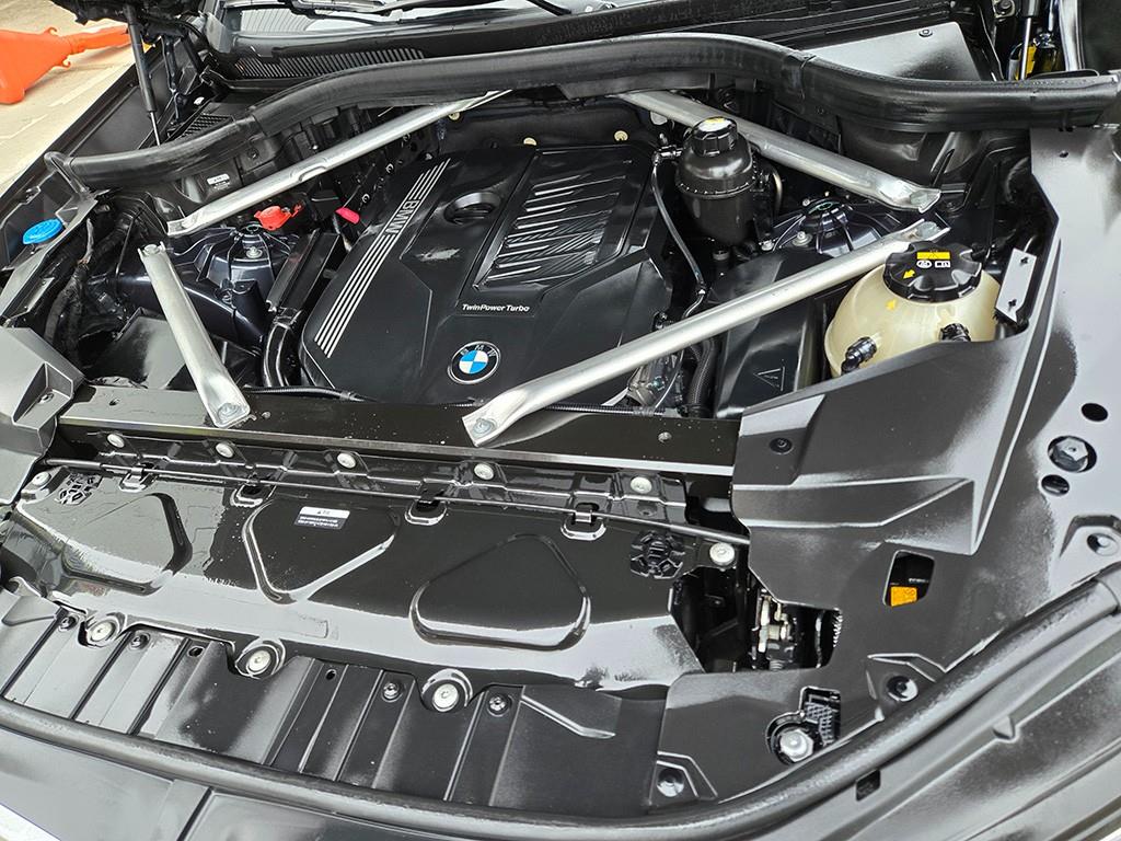 BMW X5 — photo 19
