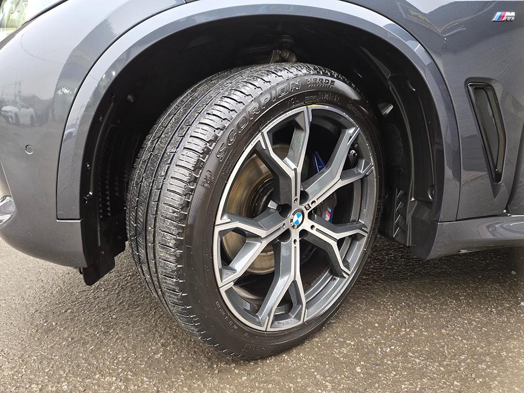 BMW X5 — photo 20