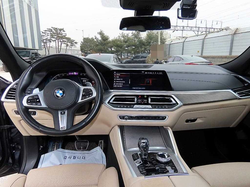 BMW X6 — photo 07