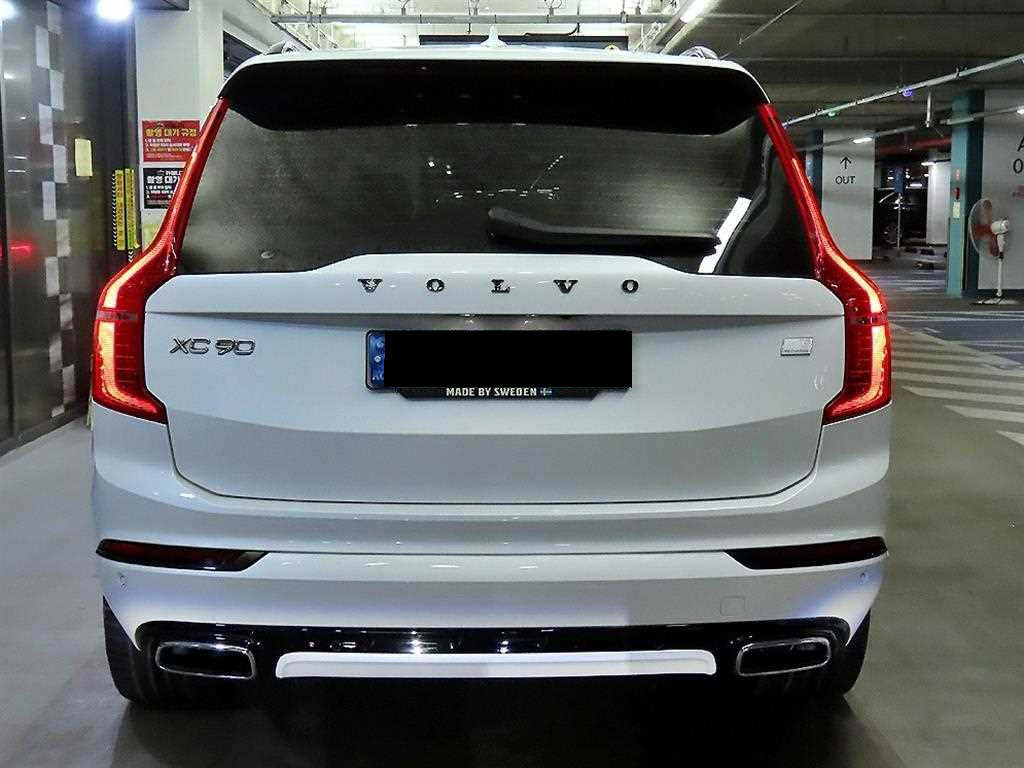 Volvo XC90 — photo 05