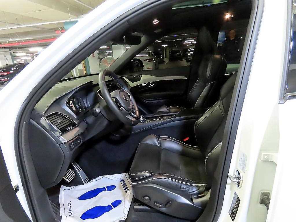 Volvo XC90 — photo 06