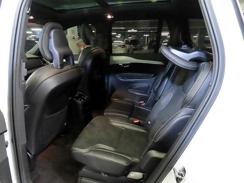 Volvo XC90 — photo 07