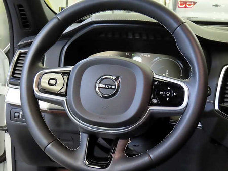 Volvo XC90 — photo 08
