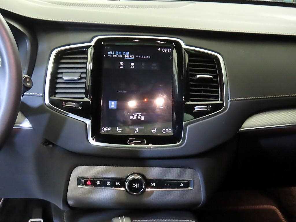 Volvo XC90 — photo 11