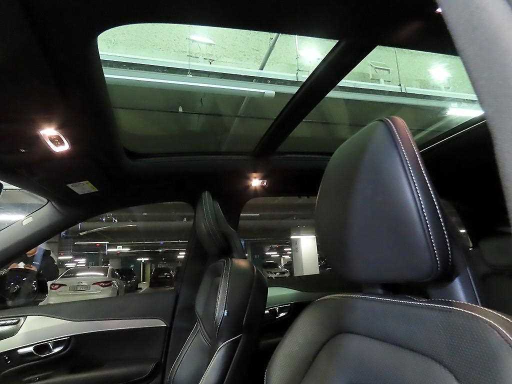 Volvo XC90 — photo 16