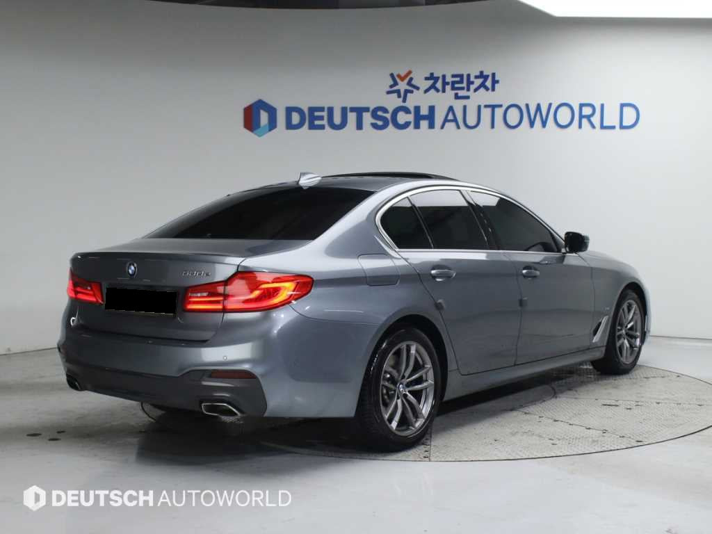 BMW 5-Series — photo 02