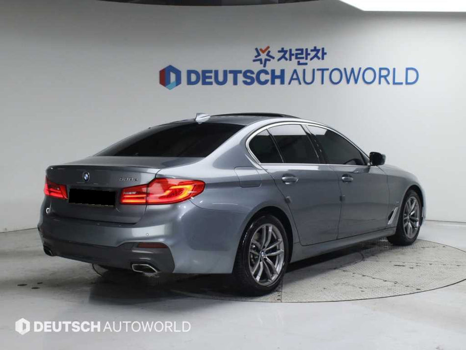 BMW 5-Series — photo 02