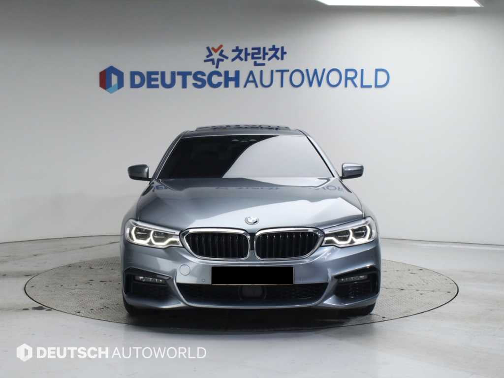 BMW 5-Series — photo 03