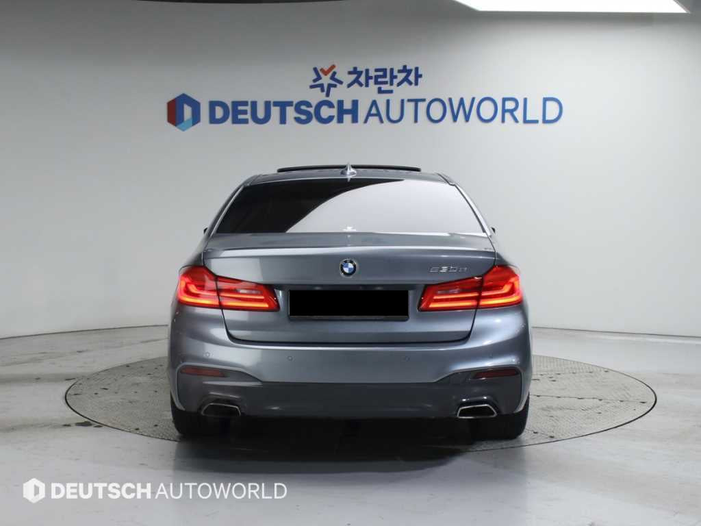 BMW 5-Series — photo 04