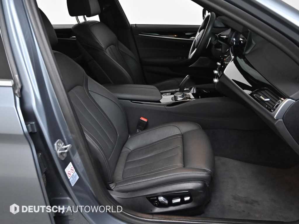 BMW 5-Series — photo 10