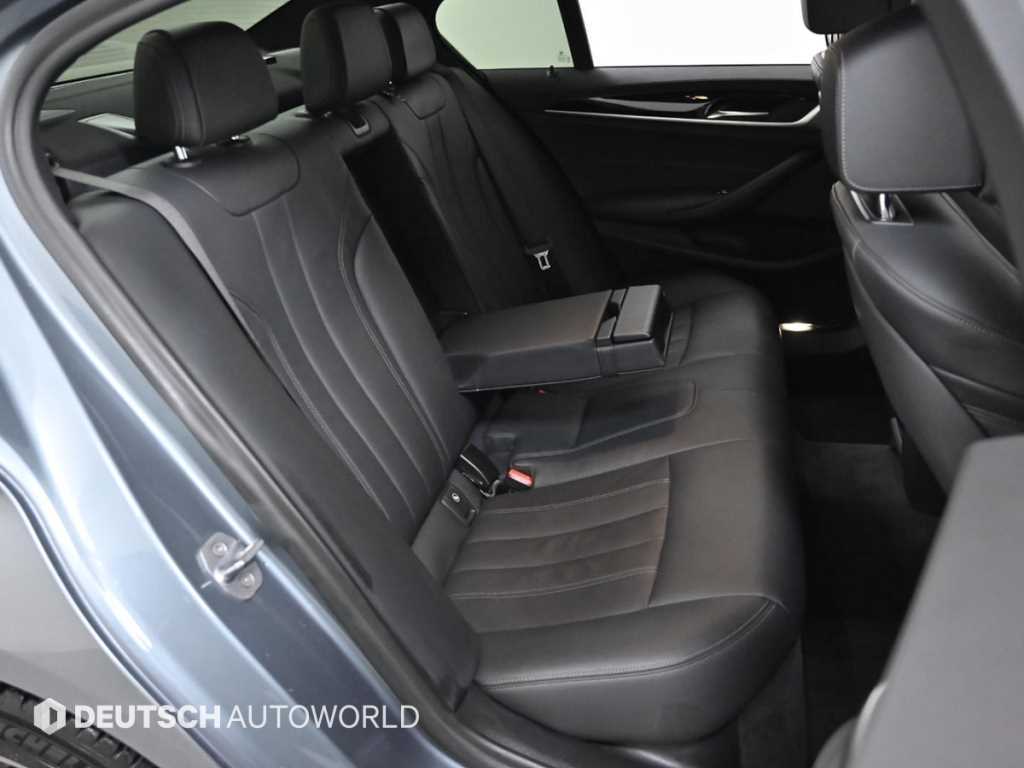 BMW 5-Series — photo 12