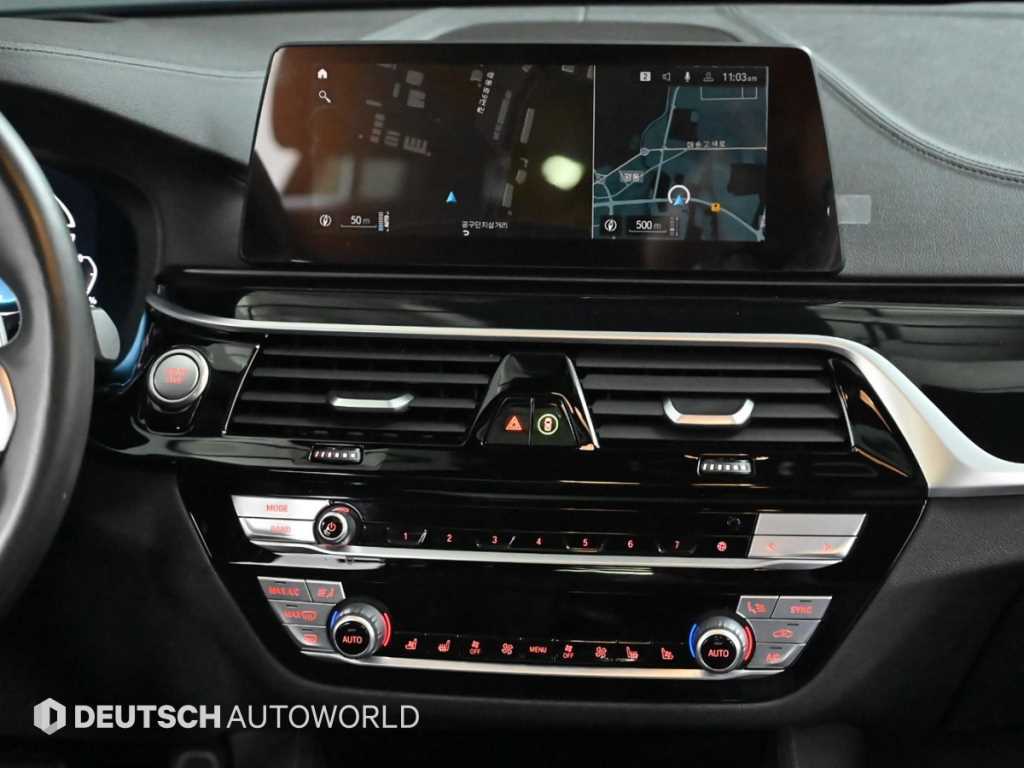 BMW 5-Series — photo 14