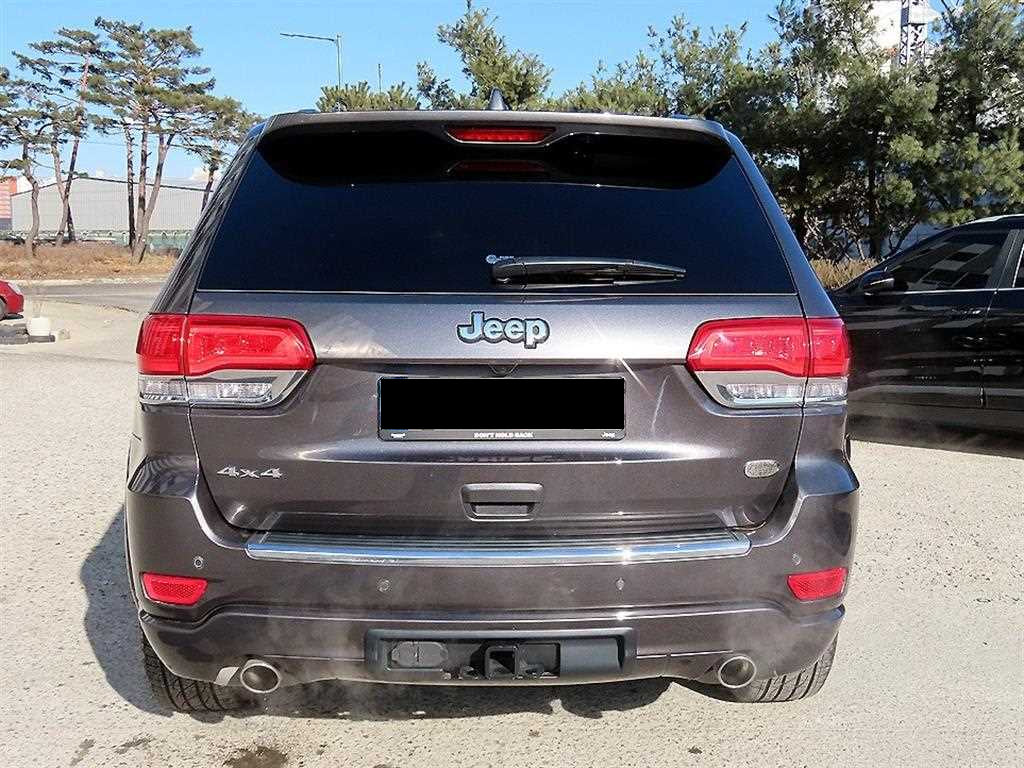 Jeep Cherokee — photo 04