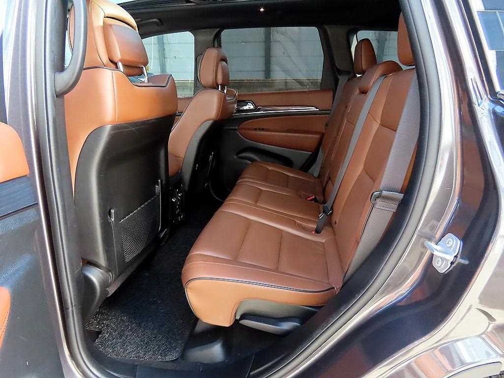 Jeep Cherokee — photo 06