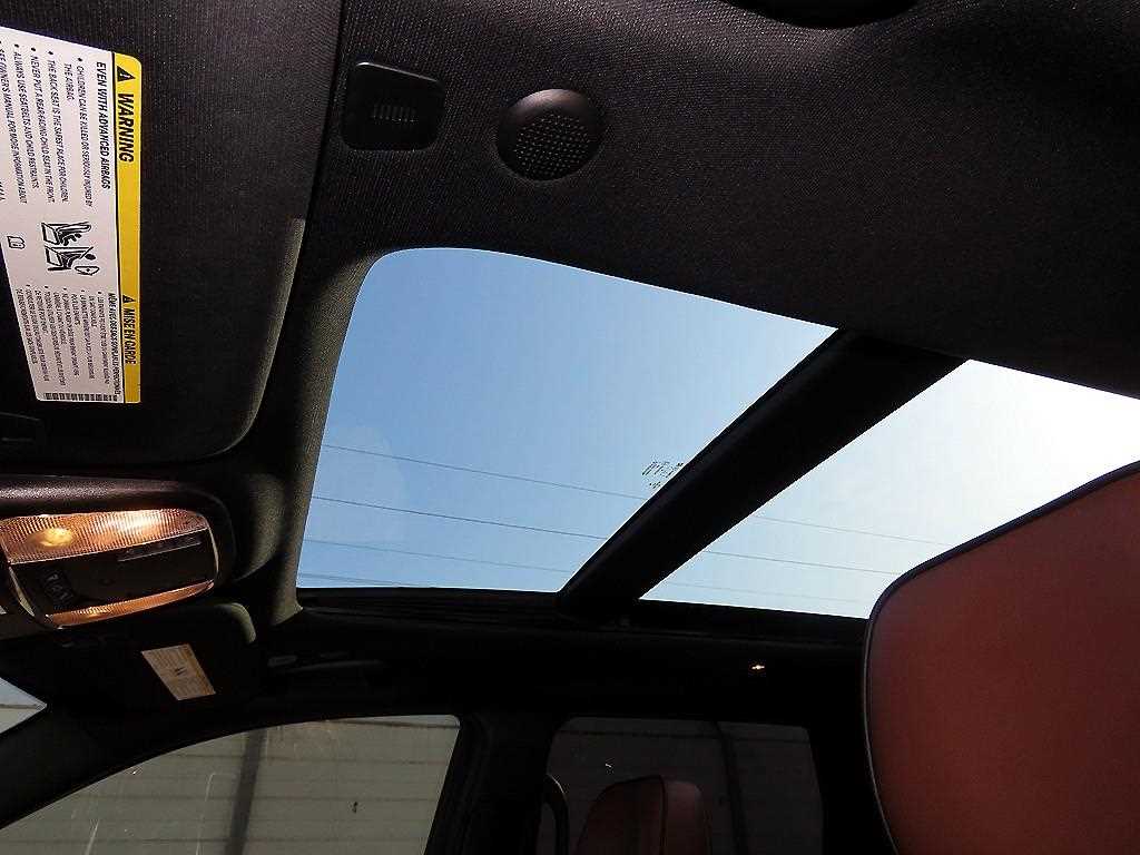 Jeep Cherokee — photo 17