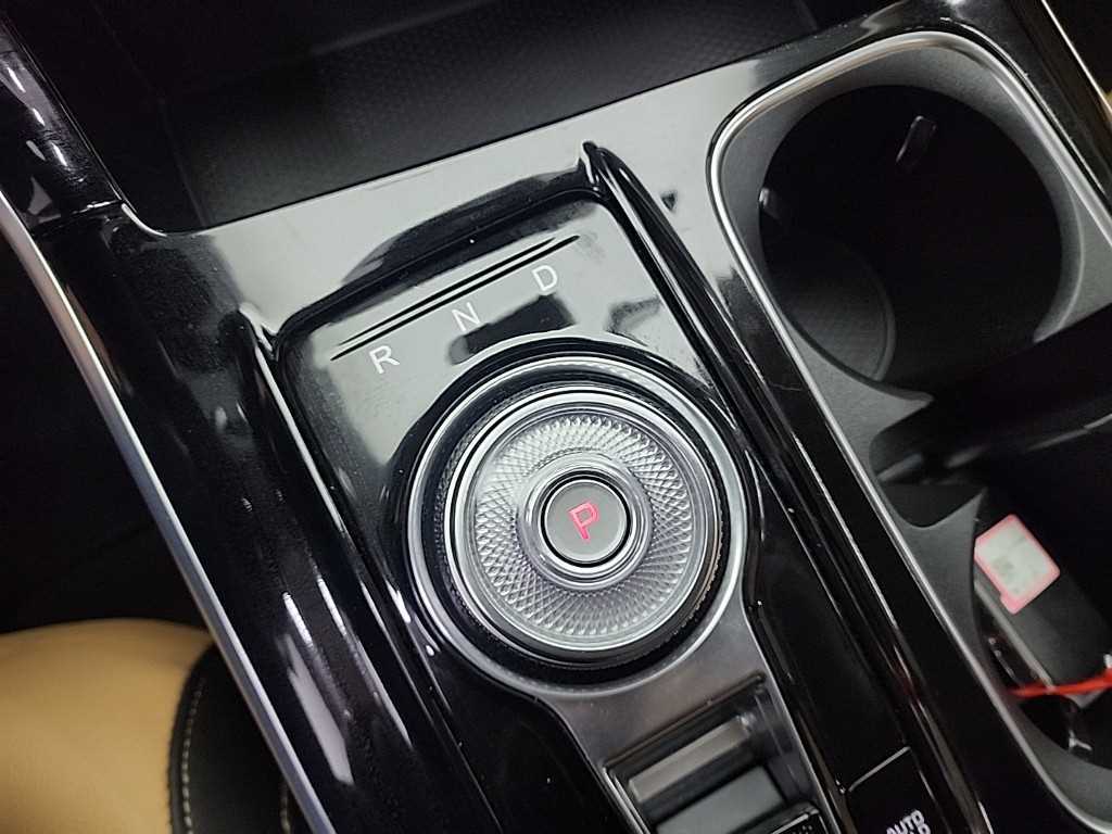 Kia Carnival — photo 08