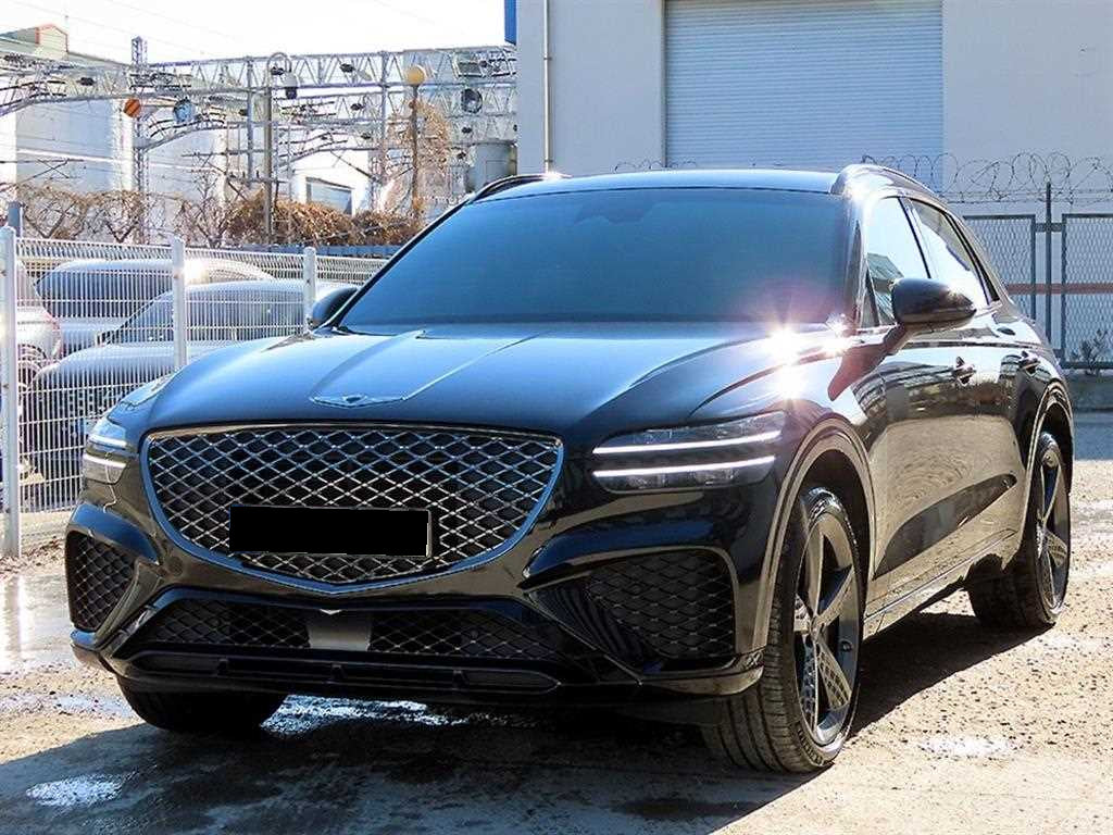 Genesis GV70 — photo 01